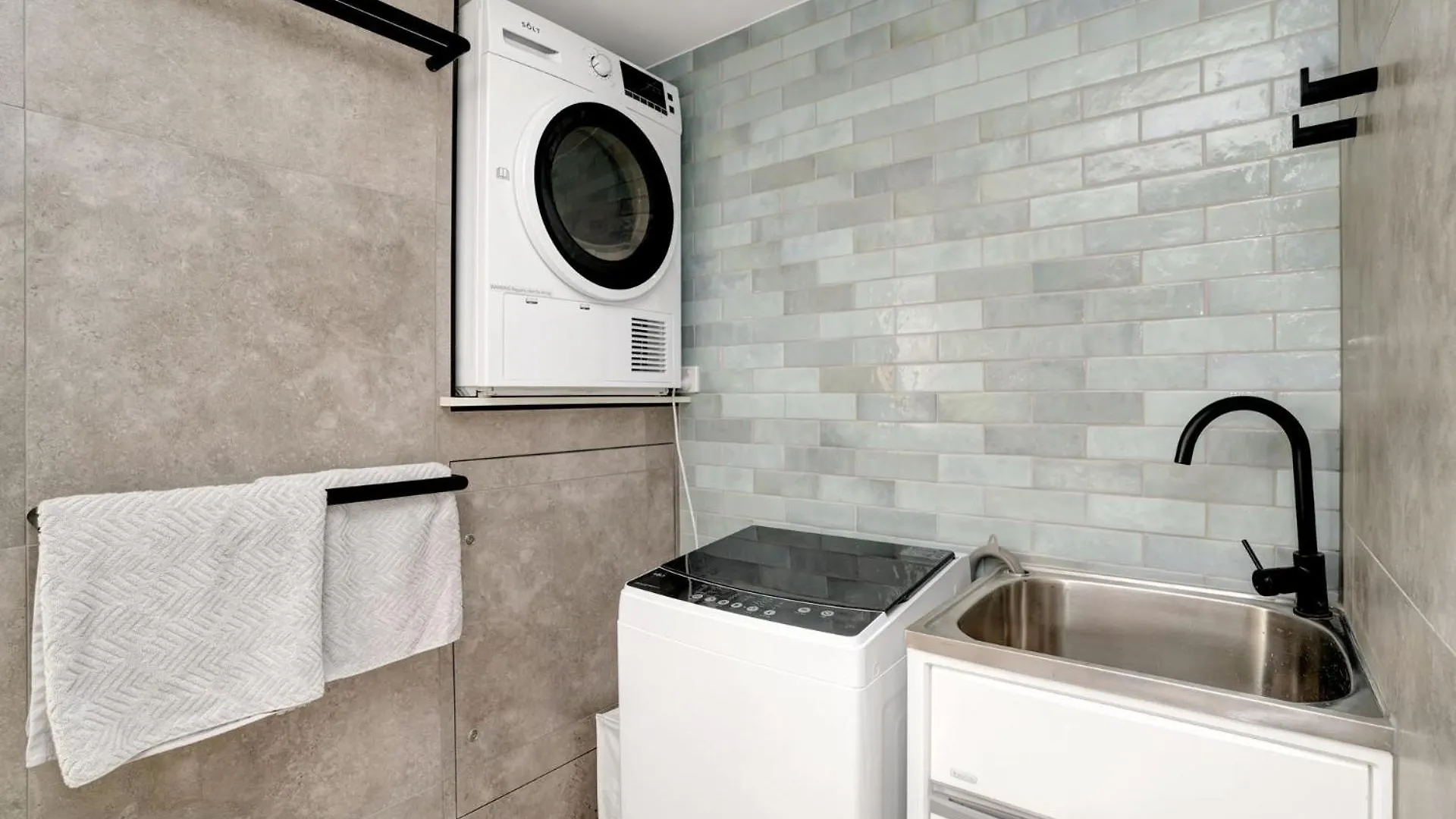 Mooloolaba Canal Apartment