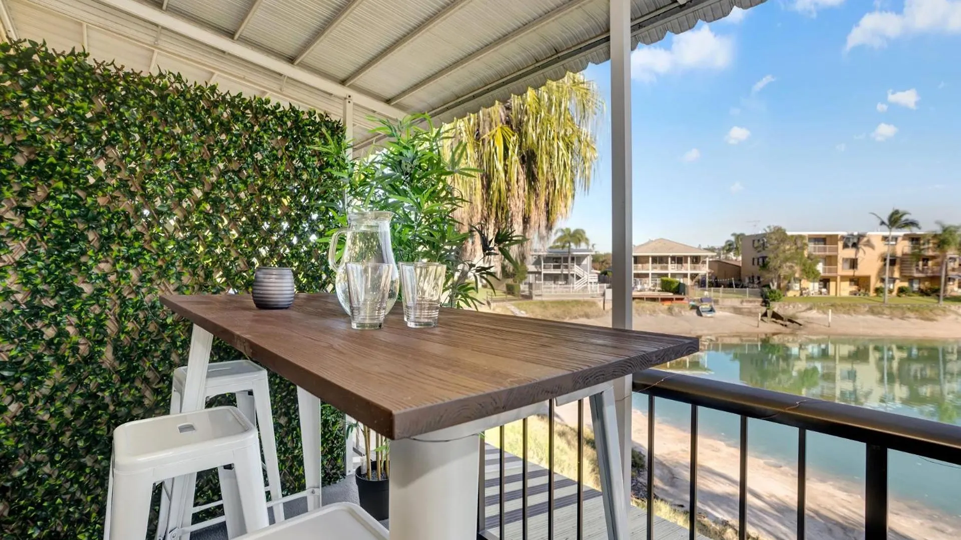 Mooloolaba Canal Apartment